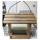 NO SHIP: Bird Feeder