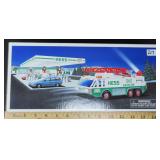 1996 HESS Emergency Truck In Box