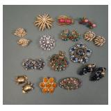 21 Piece Ladies Costume Jewelry Lot