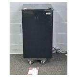 Magic Chef 3.5 Cubic Ft Min Fridge W/ Freezer