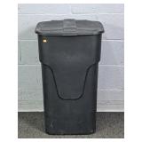 Trueliving Rolling Hinged Lid 32 Gal Trash Can