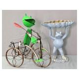 2x The Bid Frog Yard Decor Items