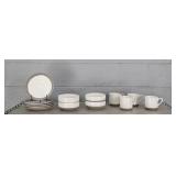 13 Pc Better Homes And Garden Dishware