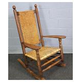 Vintage Rush Bottom/back Oak Rocker