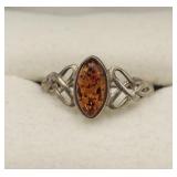 Sterling Silver Amber Ring Sz 8 Tw 2.2g