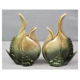 2x The Bid Hull Pottery Seed Pot Style Vase