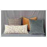 4x The Bid Feather Throw Pillow