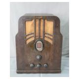 Philco Vintage Wooden Short Wave & Broadband Radio