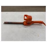 BLACK & DECKER HEDGE TRIMMER