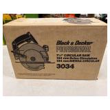 BLACK & DECKER 7 1/4 'CIRCULAR SAW