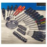 MASTERCRAFT 60 PC SCREWDRIVER AND BIT SET