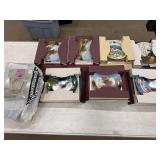 LOT ASSORTED DECORATIVE PLATES PLUS PLATE HANGERS