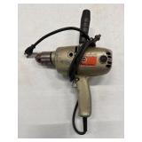 BLACK & DECKER DRILL