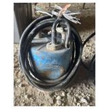 SUBMERSIBLE WATER PUMP