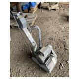 CLARKE EZ-8 FLOOR DRUM SANDER(COVER PLATE BROKEN)