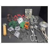 Assorted Kitchen Items