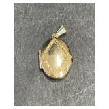 375 (9 kt) Gold Locket