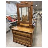 Eastlake-style Vintage 3-drawer Dresser With