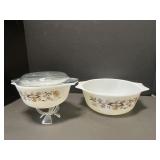 2 Pieces Of Pyrex With 1 Lid