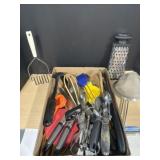 Assorted Kitchen Utencils