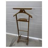 Gentlemenï¿½s Valet Stand, 43 '