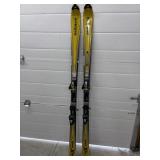 72 ' Downhill Skiï¿½s