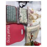 4 pillows, cushion