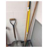 Aluminium scoop shovel, squeegee, round point shovel