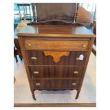 Vintage 4 drawer chest of drawers w/ curly maple top drawer front