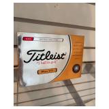 12 Titleist Pro V1 balls