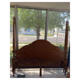 Thomasville King or Queen size poster bed w/ octagon posters