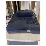 XBOX 360 no accessories, 3 books