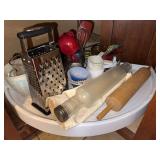 Measuring cups, grater, glass rolling pen, measuring spoons