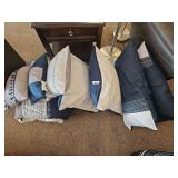 KING SPREAD, 2 K SHAMS W/PILLOWS,  5 DECOR PILLOWS (8PC TOTAL)