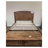 QUEEN ARCHED PANEL HB MAPLE/BARK QS - ARCHBOLD FURNITURE COMPANY