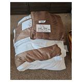 KING DUVET COVER, 2 SHAMS, 1 PILLOW