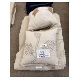 King size comforter, two small pillows ￼