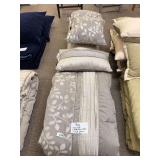 King size bedspread, two king pillow shams, three small pillows