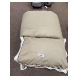 Queen quilt and 2 queen pillows and shams