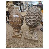 1 ARTICHOKE,  1 ACORN DECOR