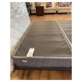 TWIN SUZE  BOX SPRING
