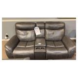 DBL. RECLINING CONSOLE LST P HDRST - SOUTHERN MOTION