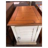 CHAIR SIDE TABLE - LIBERTY