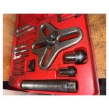 Steering wheel puller