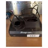 Snap-On tool battery charger w/ 1 battery