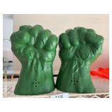 Incredible Hulk wearable fist w/ sound
