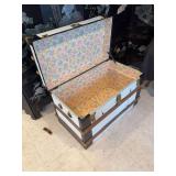 Painted flat top trunk w/ no liner