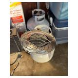 Propane heater w/ 2 tanks