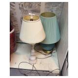 2 table lamps