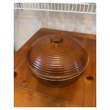 Set of 5 nesting stoneware bowls with lid to largest one